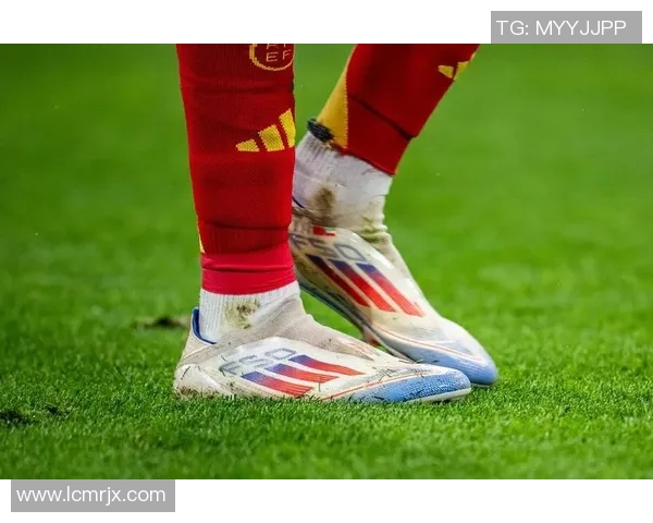 足球球星穿的顶级球鞋价格揭秘 穿上名将鞋子能提升多少竞技力